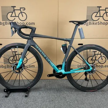 Used Bianchi Specialissima RC Durace Di2 2024 2024 Road & Gravel, Black — image 2 of 17