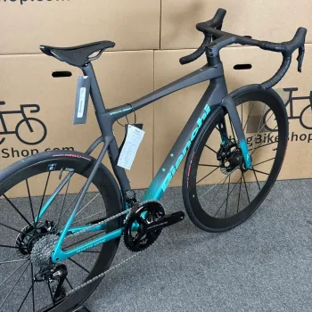 Used Bianchi Specialissima RC Durace Di2 2024 2024 Road & Gravel, Black — image 3 of 17