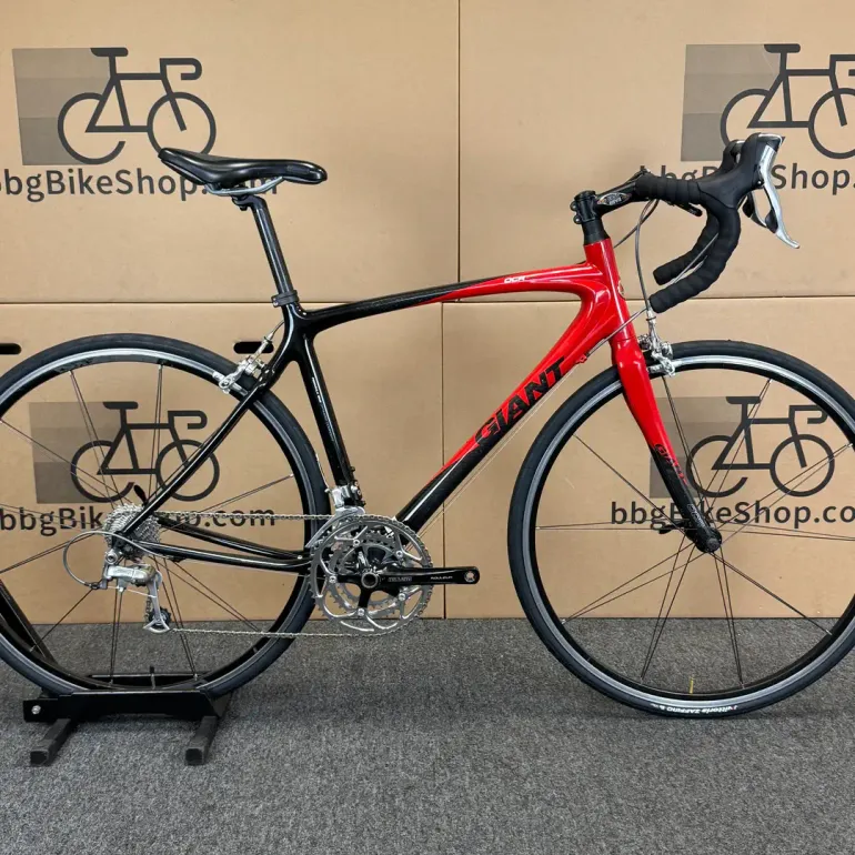 Used Giant Giant OCR C2 Carbon Fiber Road Bike 55CM (2007) 2007 Road & Gravel, Red — image 1 of 7