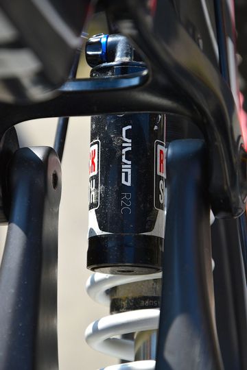 Santa Cruz V10 Shimano Deore XT 2018 Mountainbike d'occasion — image 11 sur 15