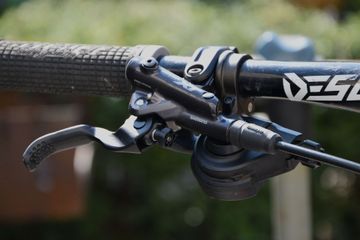 Santa Cruz V10 Shimano Deore XT 2018 Mountainbike d'occasion — image 6 sur 15