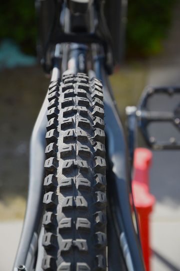 Santa Cruz V10 Shimano Deore XT 2018 Mountainbike d'occasion — image 14 sur 15