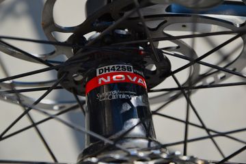 Santa Cruz V10 Shimano Deore XT 2018 Mountainbike d'occasion — image 13 sur 15