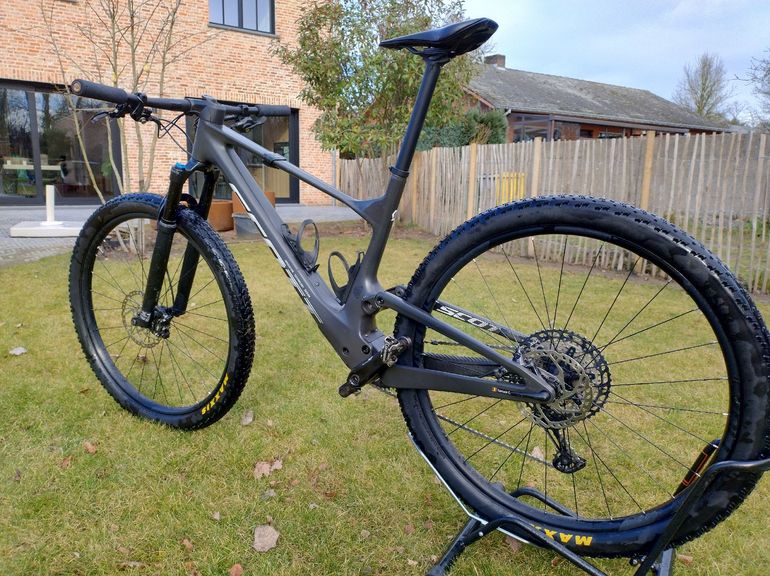 Used Scott Spark RC Team 2023 2023 Mountainbike, Nero — image 5 of 7