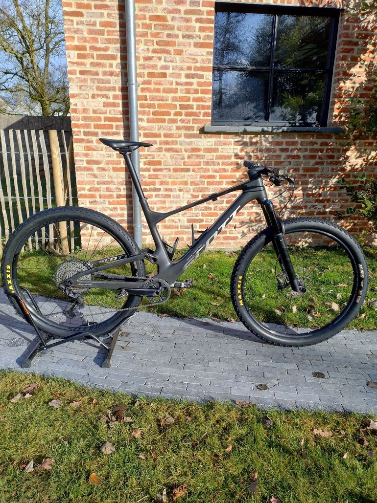 Used Scott Spark RC Team 2023 2023 Mountainbike, Nero — image 1 of 7