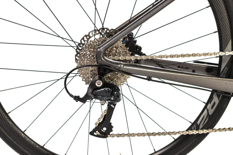 Used Giant Giant Revolt 2 Shimano Sora Disc Gravel Bike 2020, Size Small 2020 Road & Gravel — image 4 of 9