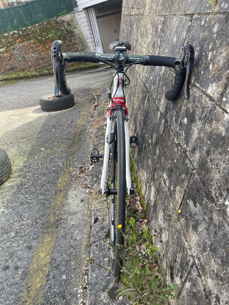 Used Pinarello Fp quattro easy-fit Campagnolo Record 2013 Road & Gravel — image 4 of 5