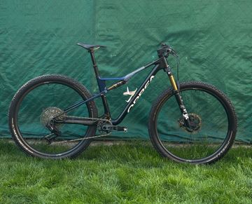 Tweedehands Orbea OIZ M-TEAM AXS 2024 2024 MTB