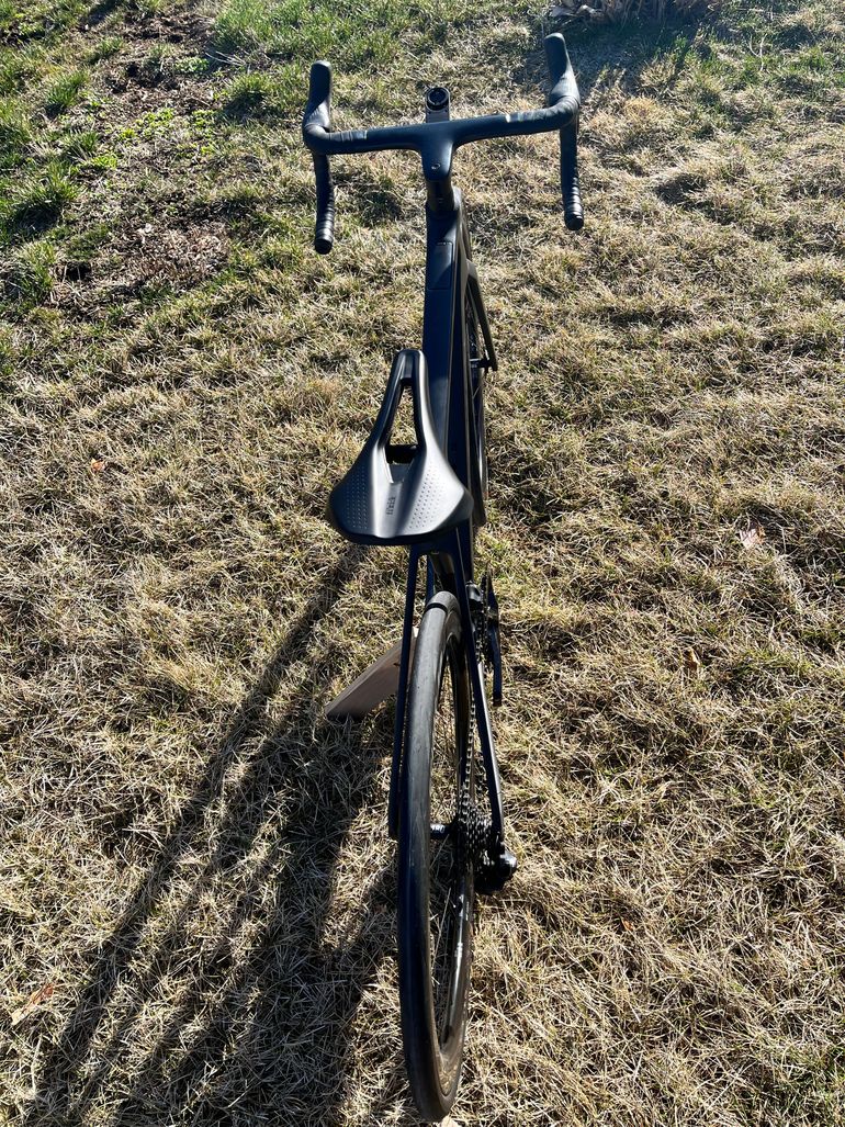 Used Canyon Endurace CFR Di2 2024 2024 Road & Gravel, Black — image 4 of 12