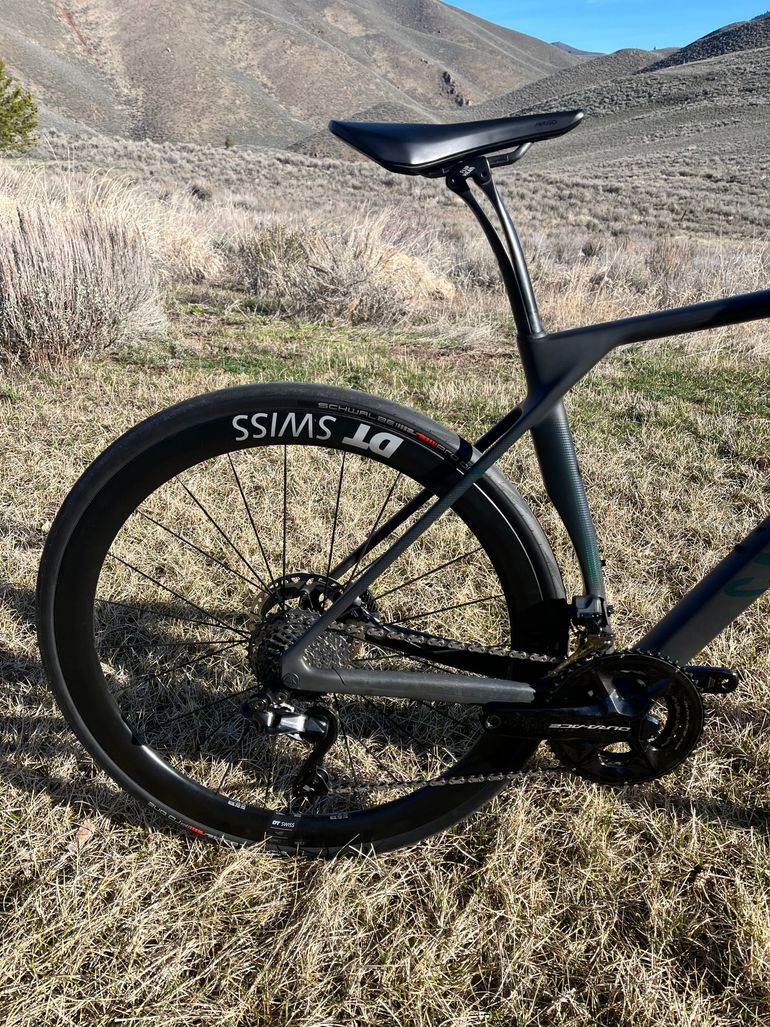 Used Canyon Endurace CFR Di2 2024 2024 Road & Gravel, Black — image 2 of 12
