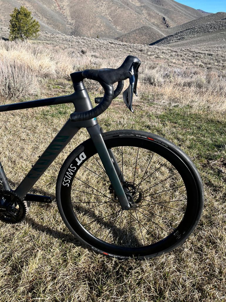 Used Canyon Endurace CFR Di2 2024 2024 Road & Gravel, Black — image 3 of 12