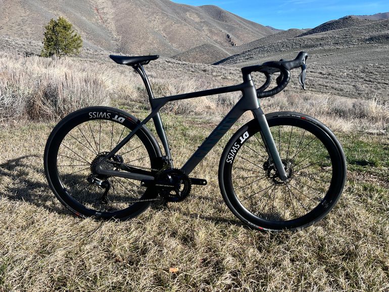 Used Canyon Endurace CFR Di2 2024 2024 Road & Gravel, Black — image 1 of 12