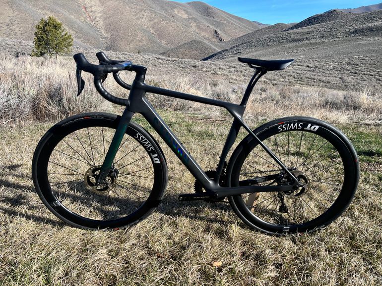 Used Canyon Endurace CFR Di2 2024 2024 Road & Gravel, Black — image 8 of 12