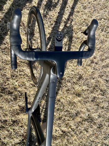 Used Canyon Endurace CFR Di2 2024 2024 Road & Gravel, Black — image 11 of 12