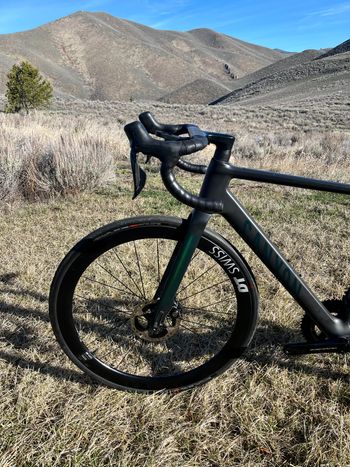 Used Canyon Endurace CFR Di2 2024 2024 Road & Gravel, Black — image 9 of 12