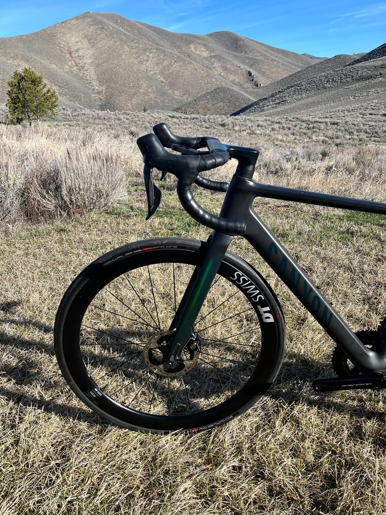 Used Canyon Endurace CFR Di2 2024 2024 Road & Gravel, Black — image 9 of 12