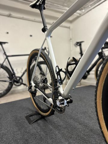 Used Orbea Terra SRAM Rival 2024 Road & Gravel, White — image 14 of 19