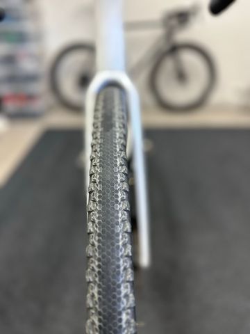 Used Orbea Terra SRAM Rival 2024 Road & Gravel, White — image 16 of 19
