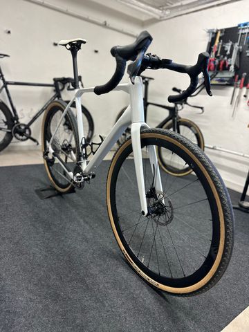 Orbea Terra SRAM Rival 2024 Road & Gravel usato