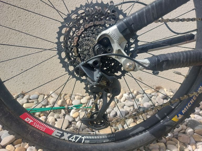 Used YT Industries YT Industries Custom SRAM GX Eagle 2015 Mountainbike, Light Gray — image 10 of 13