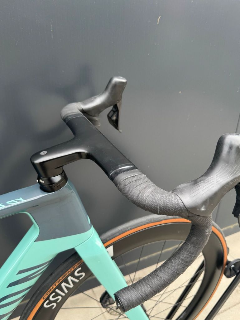 Used Canyon Aeroad CF SLX 8 Di2 2023 2023 Road & Gravel, Green — image 7 of 16