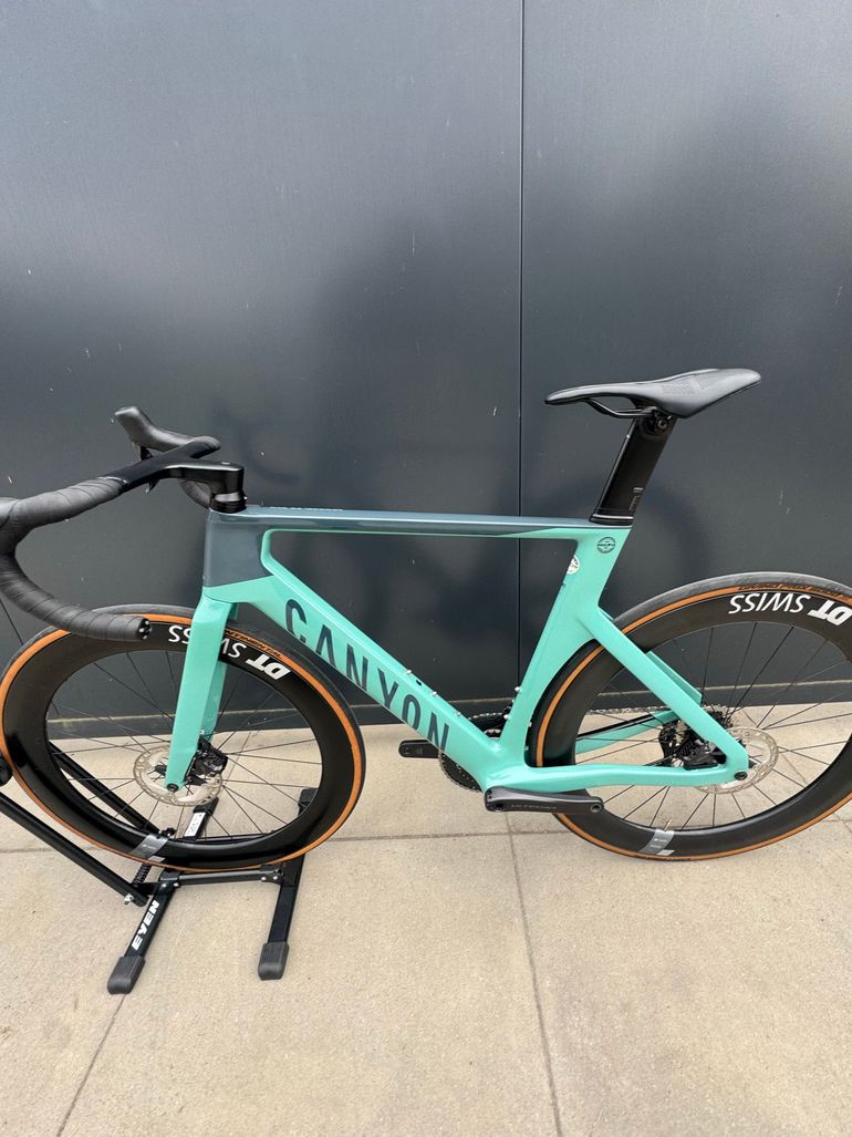 Used Canyon Aeroad CF SLX 8 Di2 2023 2023 Road & Gravel, Green — image 13 of 16