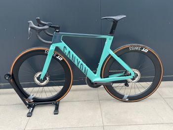 Used Canyon Aeroad CF SLX 8 Di2 2023 2023 Road & Gravel, Green — image 9 of 16