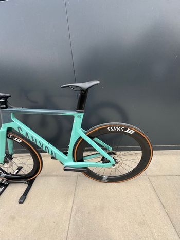 Used Canyon Aeroad CF SLX 8 Di2 2023 2023 Road & Gravel, Green — image 14 of 16