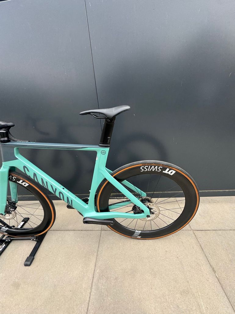 Used Canyon Aeroad CF SLX 8 Di2 2023 2023 Road & Gravel, Green — image 14 of 16