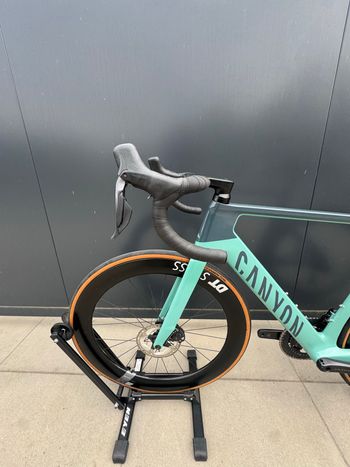 Used Canyon Aeroad CF SLX 8 Di2 2023 2023 Road & Gravel, Green — image 12 of 16