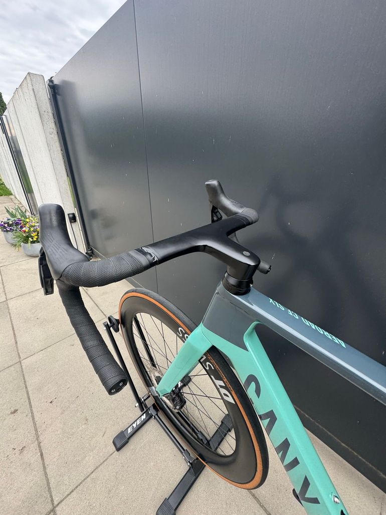 Used Canyon Aeroad CF SLX 8 Di2 2023 2023 Road & Gravel, Green — image 15 of 16