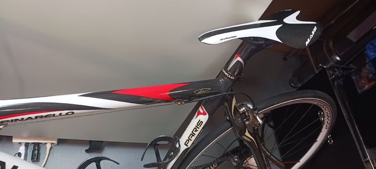 Used Pinarello Paris Carbon Pinarello Paris Carbon Custom Campagnolo Chorus 2012 Road & Gravel, Red — image 4 of 8