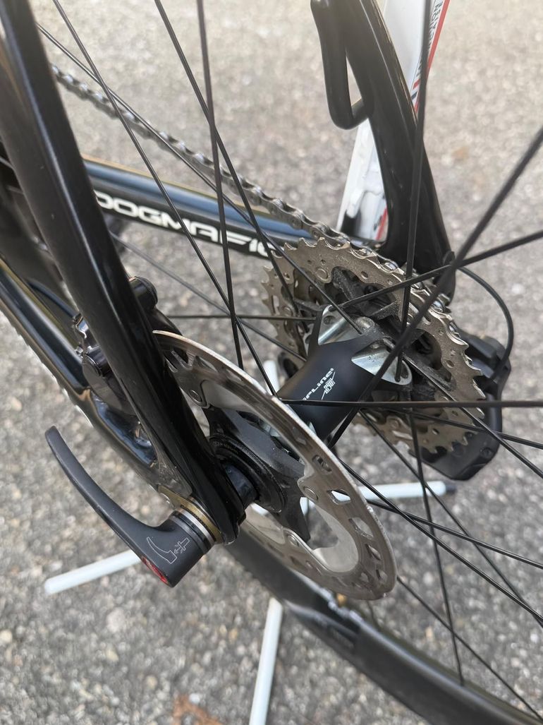 Used Pinarello Dogma Shimano Ultegra Di2 2018 Road & Gravel, Negro — image 5 of 16