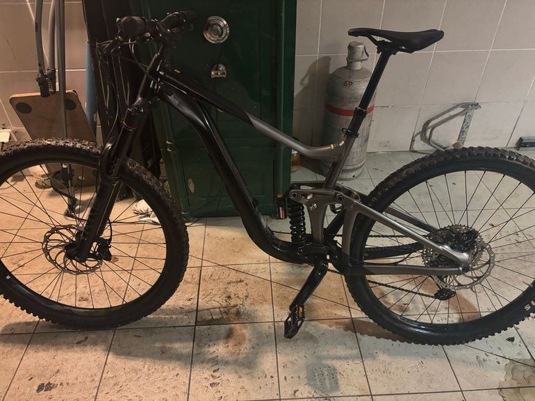 Used Giant Reign 2 2023 Frameset 2023 Mountainbike — image 6 of 10