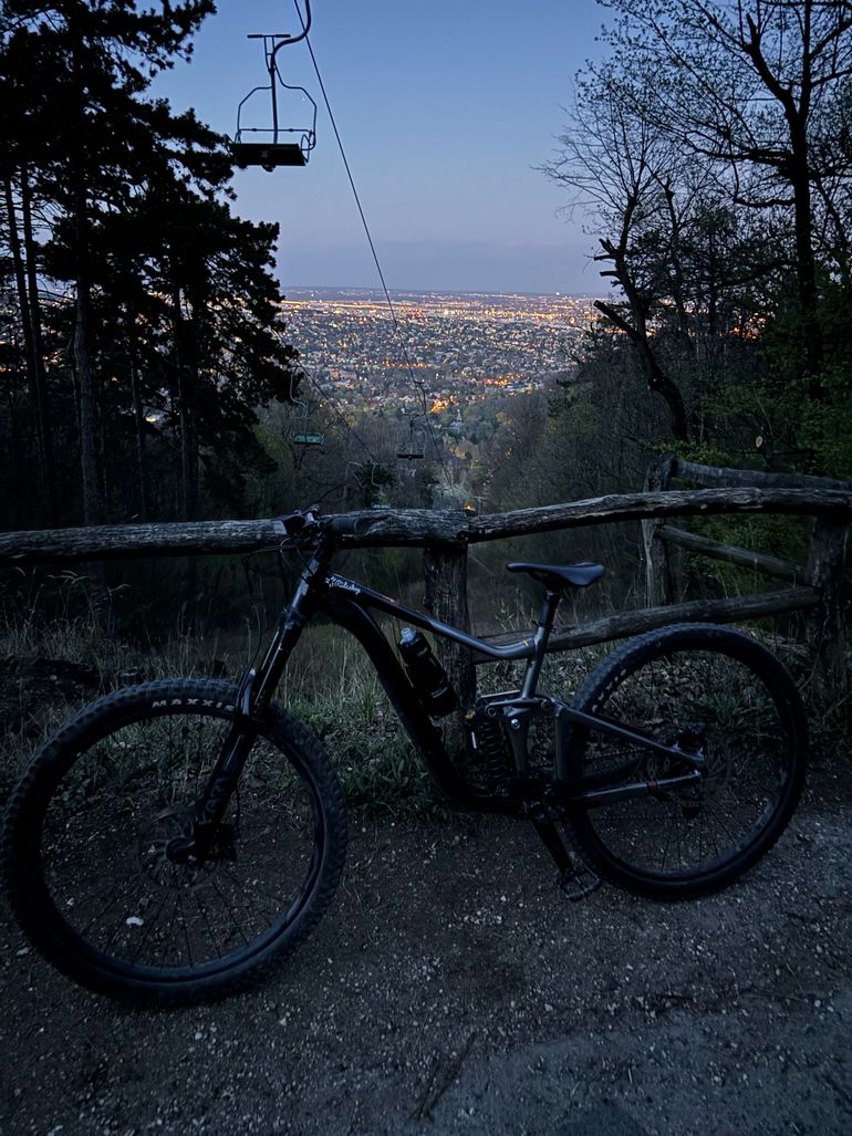 Used Giant Reign 2 2023 Frameset 2023 Mountainbike — image 1 of 10