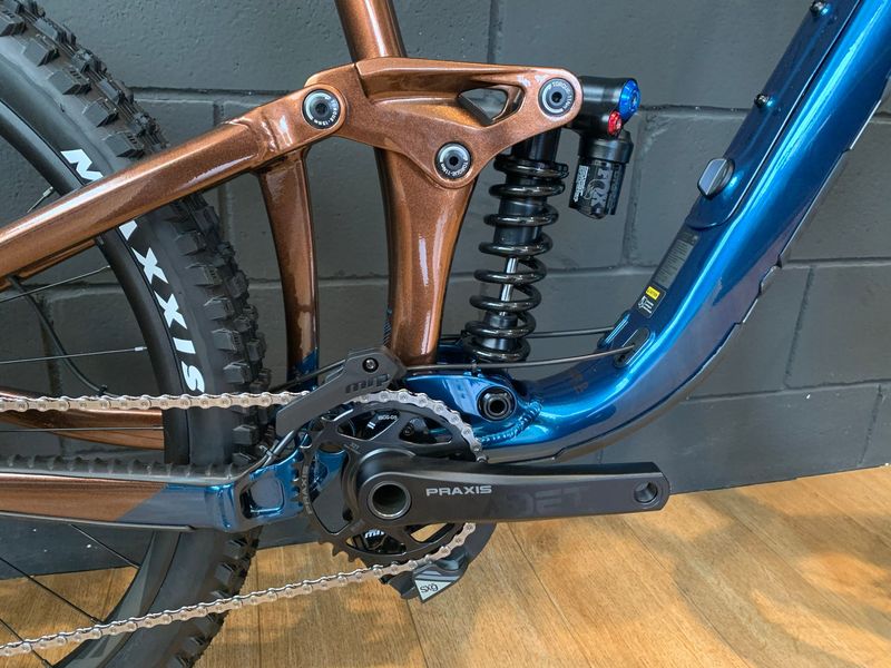 Tweedehands Giant Reign SX 2024 2024 Mountainbike — afbeelding 3 van 8