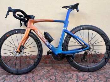 Used Pinarello Dogma F Disc 2023 Frameset 2023 Road & Gravel, Orange — image 3 of 5