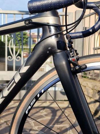 Used Trek Émonda SL 6 2019 2019 Road & Gravel, Black — image 6 of 11