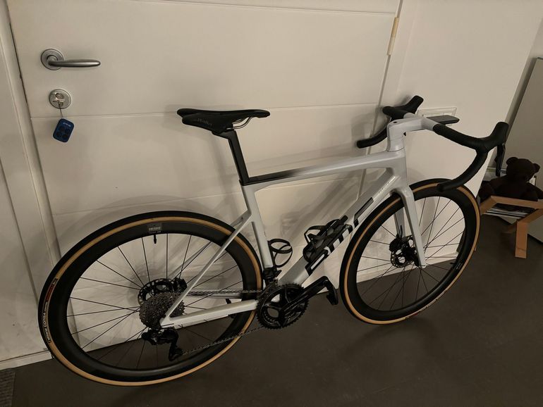 Used BMC BMC Custom Shimano Dura Ace Di2 2024 Road & Gravel — image 3 of 9