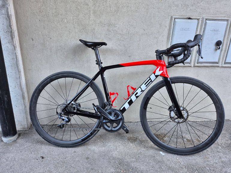 Used Trek Émonda SL 6 Disc 2021 2021 Road & Gravel, Black — image 2 of 7