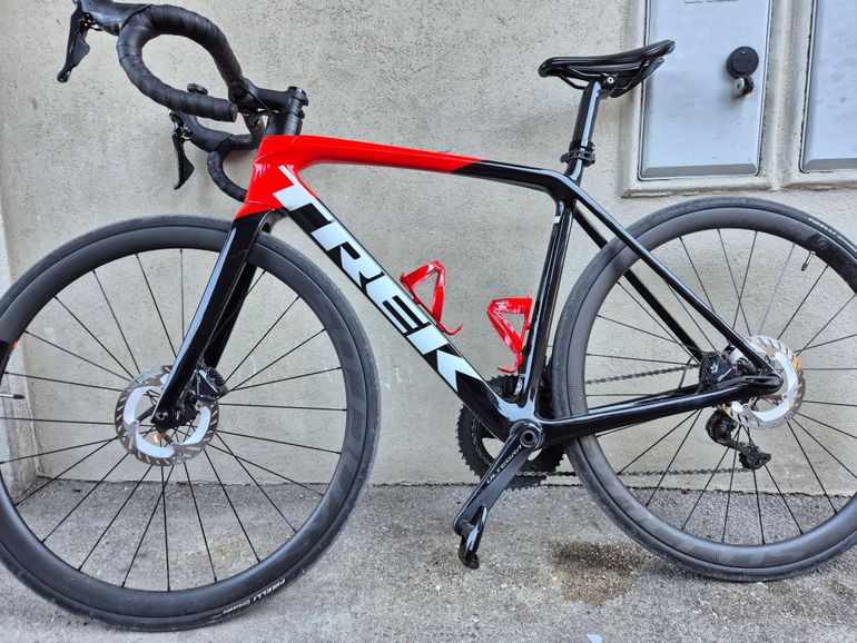 Used Trek Émonda SL 6 Disc 2021 2021 Road & Gravel, Black — image 1 of 7
