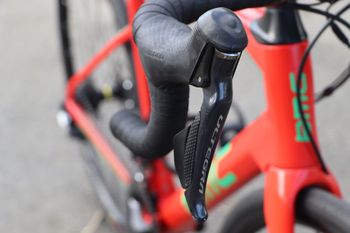 Used BMC Roadmachine Shimano Ultegra Di2 2018 Road & Gravel, Red — image 7 of 9