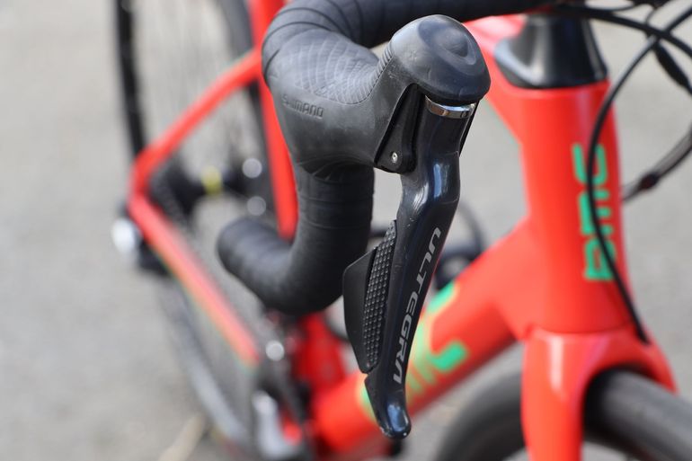 Used BMC Roadmachine Shimano Ultegra Di2 2018 Road & Gravel, Red — image 7 of 9