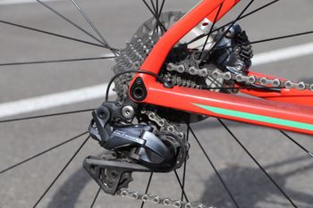 Used BMC Roadmachine Shimano Ultegra Di2 2018 Road & Gravel, Red — image 3 of 9