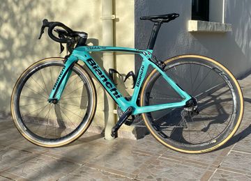 Used Bianchi Oltre Shimano Dura Ace Di2 2020 Road & Gravel, Green — image 2 of 9