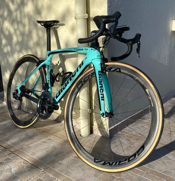 Used Bianchi Oltre Shimano Dura Ace Di2 2020 Road & Gravel, Green — image 4 of 9