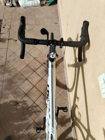 Used Trek Madone Shimano 105 2012 Road & Gravel, Weiß — image 7 of 8