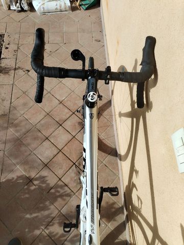 Trek Madone Shimano 105 2012 Road & Gravel usato, Bianco — immagine 7 di 8
