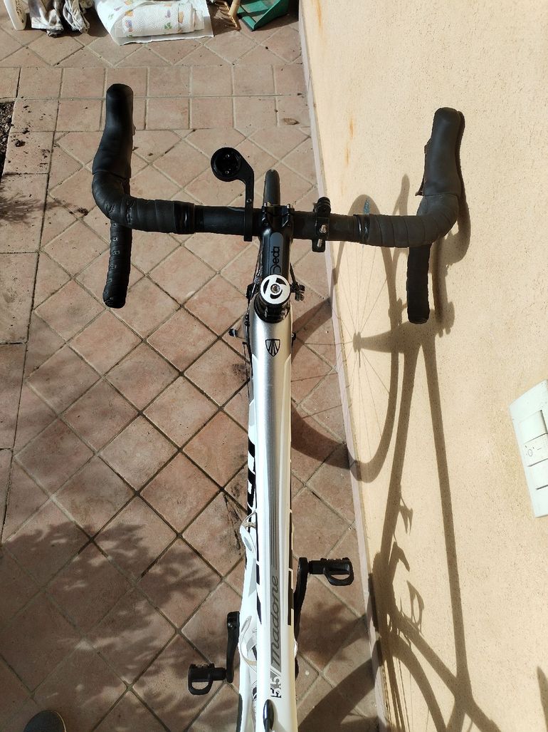 Used Trek Madone Shimano 105 2012 Road & Gravel, Weiß — image 7 of 8