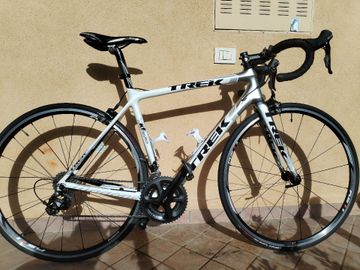 Trek Madone Shimano 105 2012 Road & Gravel usato, Bianco — immagine 1 di 8